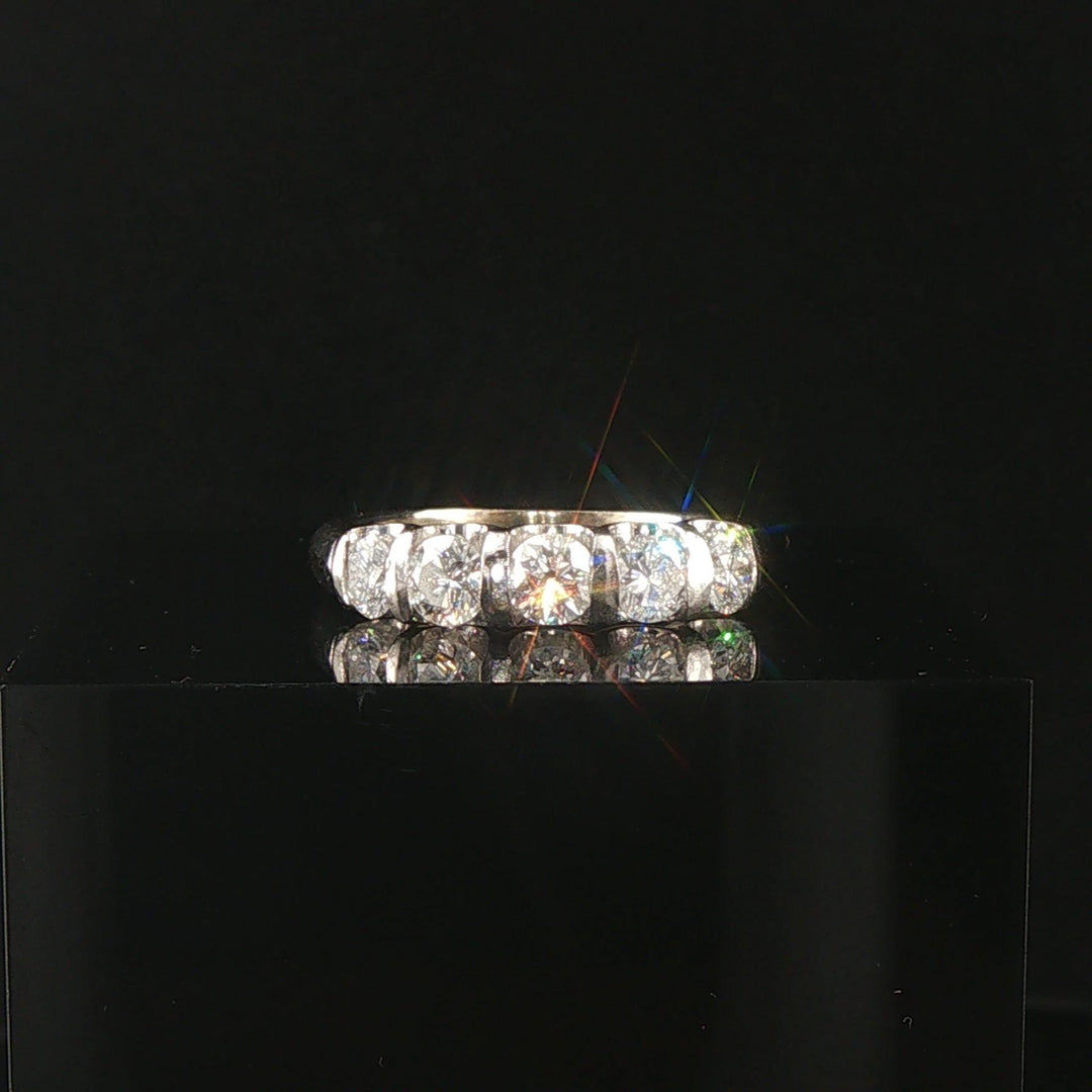 14k White Gold and 1cttw Five Diamond Vintage Band Ring Size 6