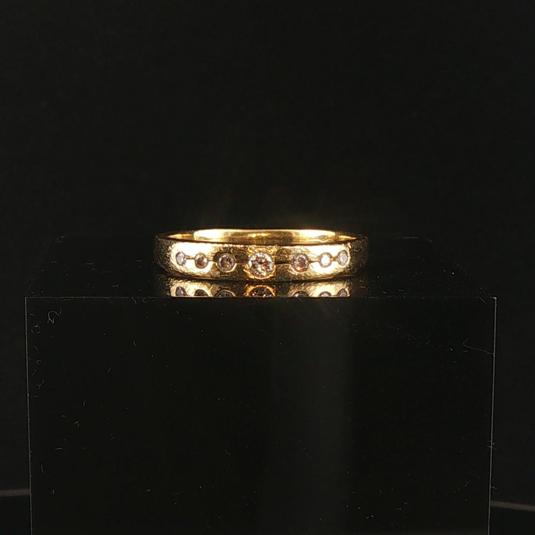 18k Yellow Gold and Diamond Solid Vintage Band Ring Size 8.5