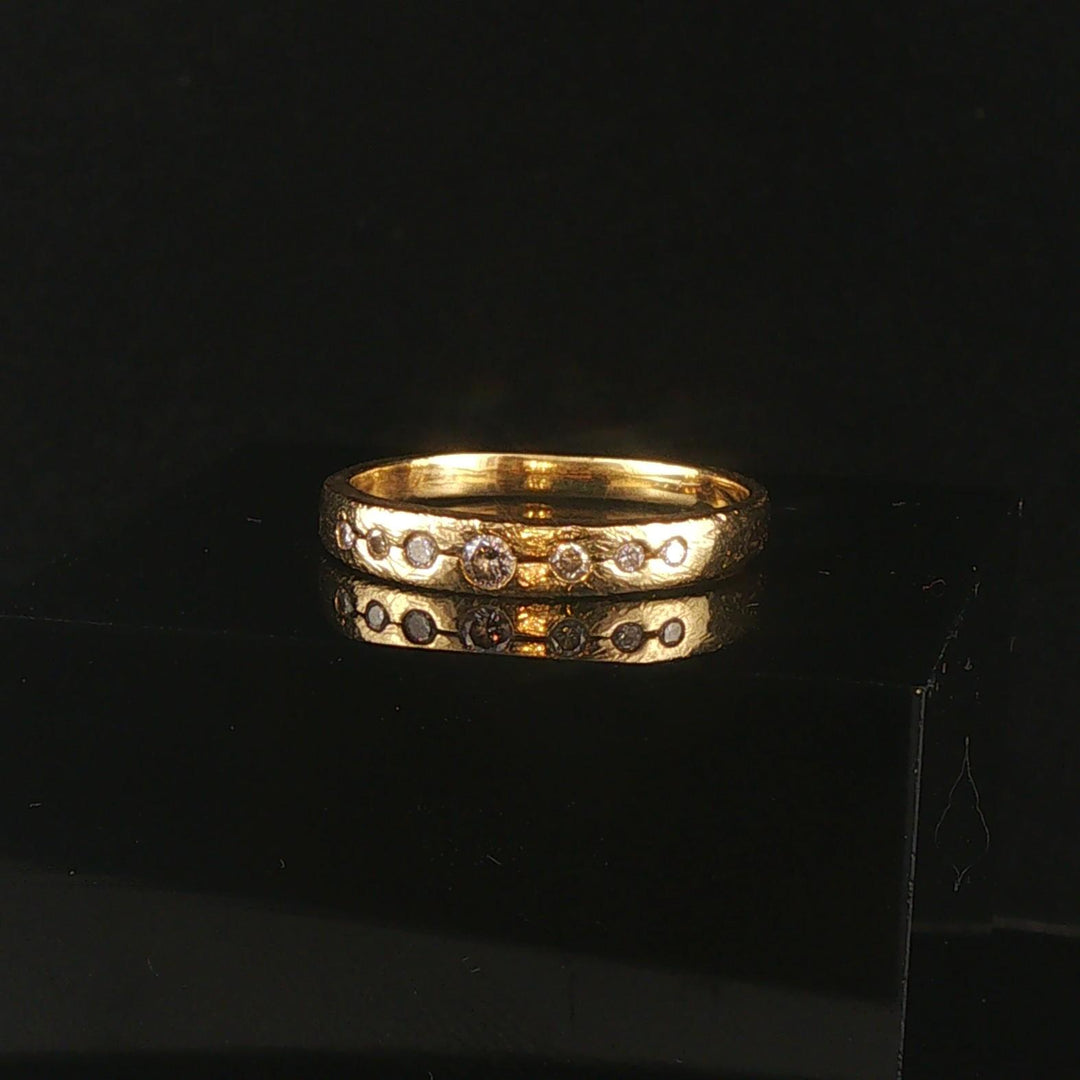 18k Yellow Gold and Diamond Solid Vintage Band Ring Size 8.5