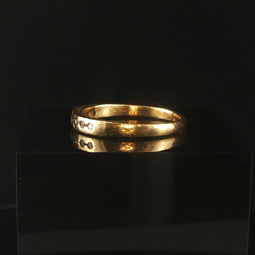 18k Yellow Gold and Diamond Solid Vintage Band Ring Size 8.5