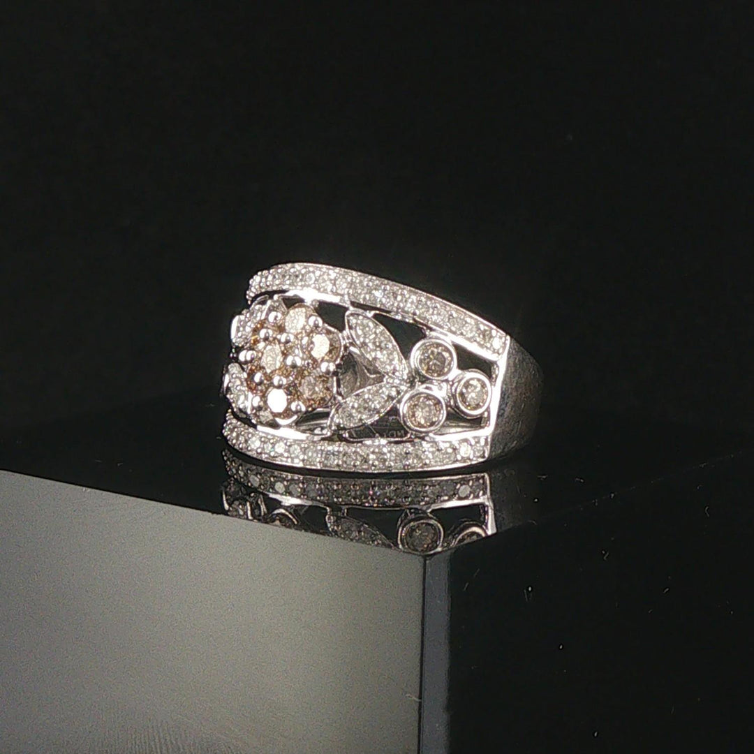 14k White Gold 1cttw White and Champagne Diamond Floral Band Ring Size 6