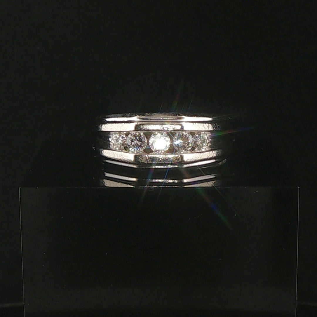 14k White Gold and 0.50cttw Five Diamond Men's Solid Band Ring Size 11