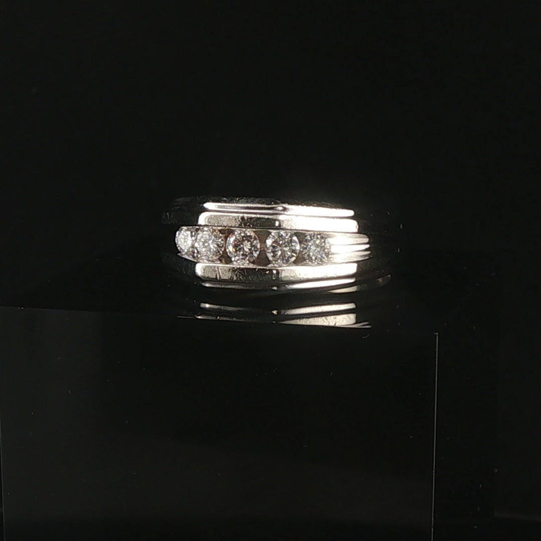14k White Gold and 0.50cttw Five Diamond Men's Solid Band Ring Size 11