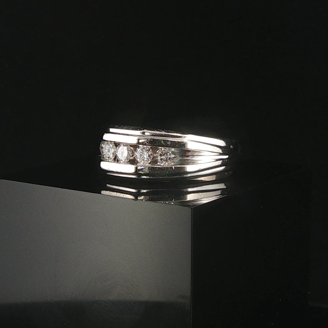 14k White Gold and 0.50cttw Five Diamond Men's Solid Band Ring Size 11