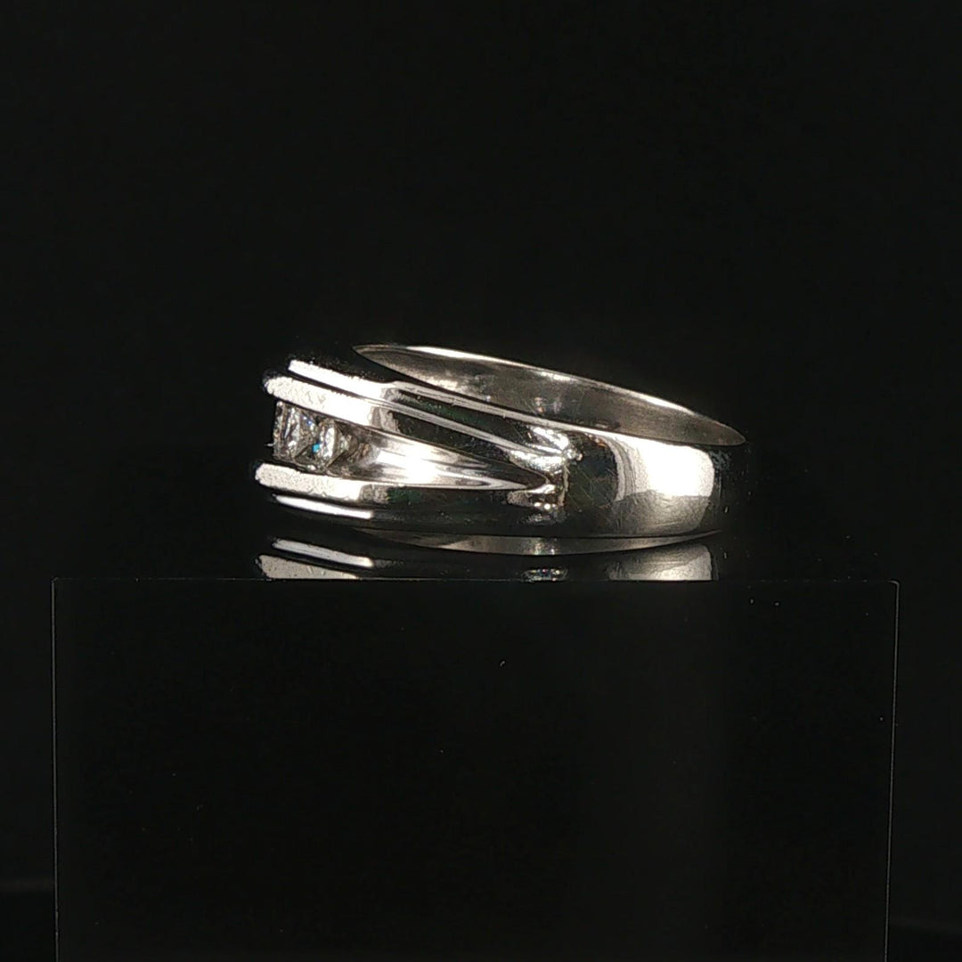 14k White Gold and 0.50cttw Five Diamond Men's Solid Band Ring Size 11