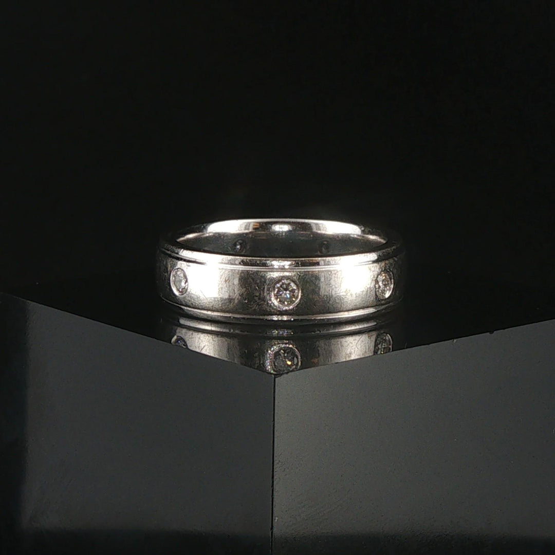 14k White Gold and 0.15cttw Flush Set Diamond 6mm Band Ring Size 8.25