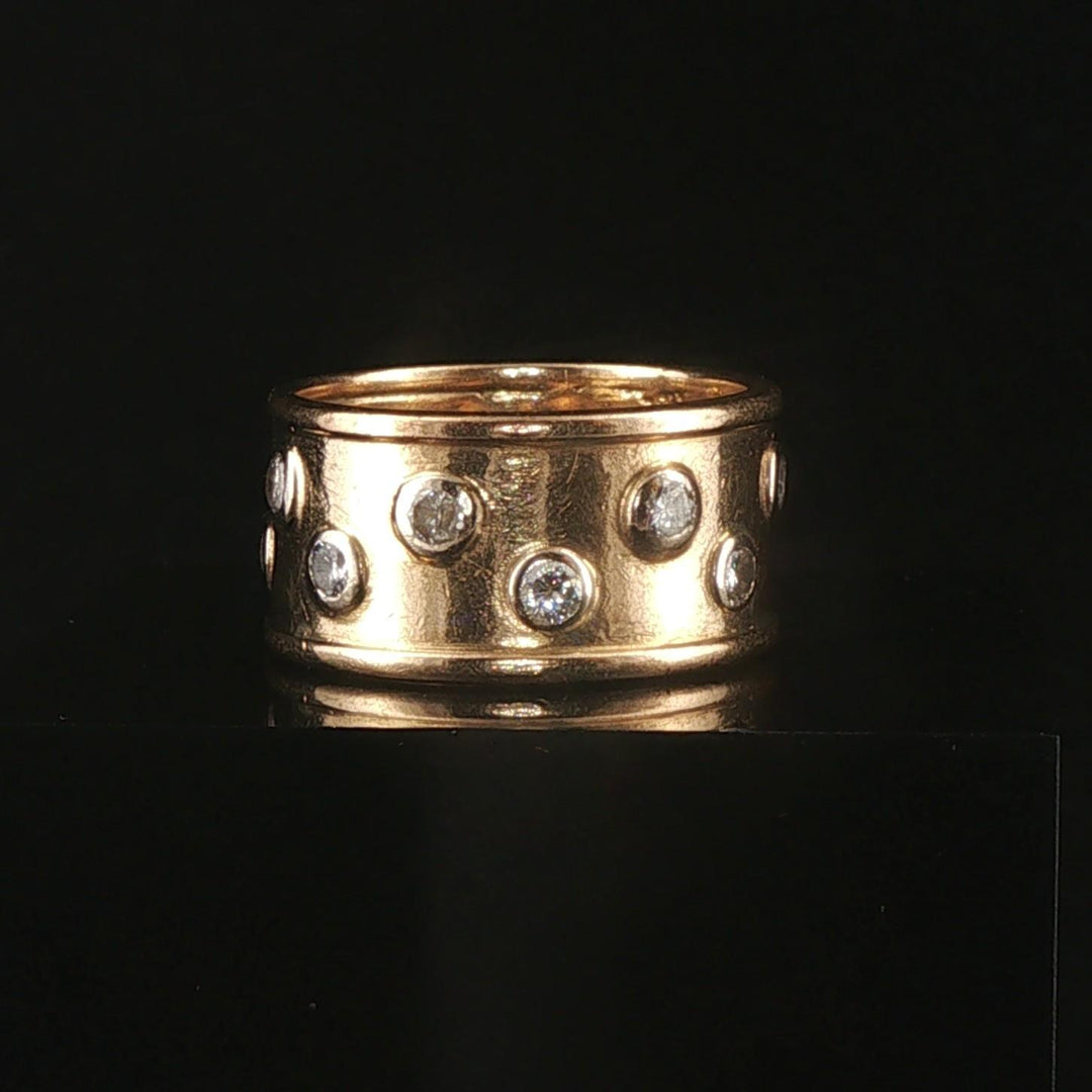 14k Yellow Gold and 0.75cttw Bezel Set Diamond Vintage Solid Band Ring Size 7