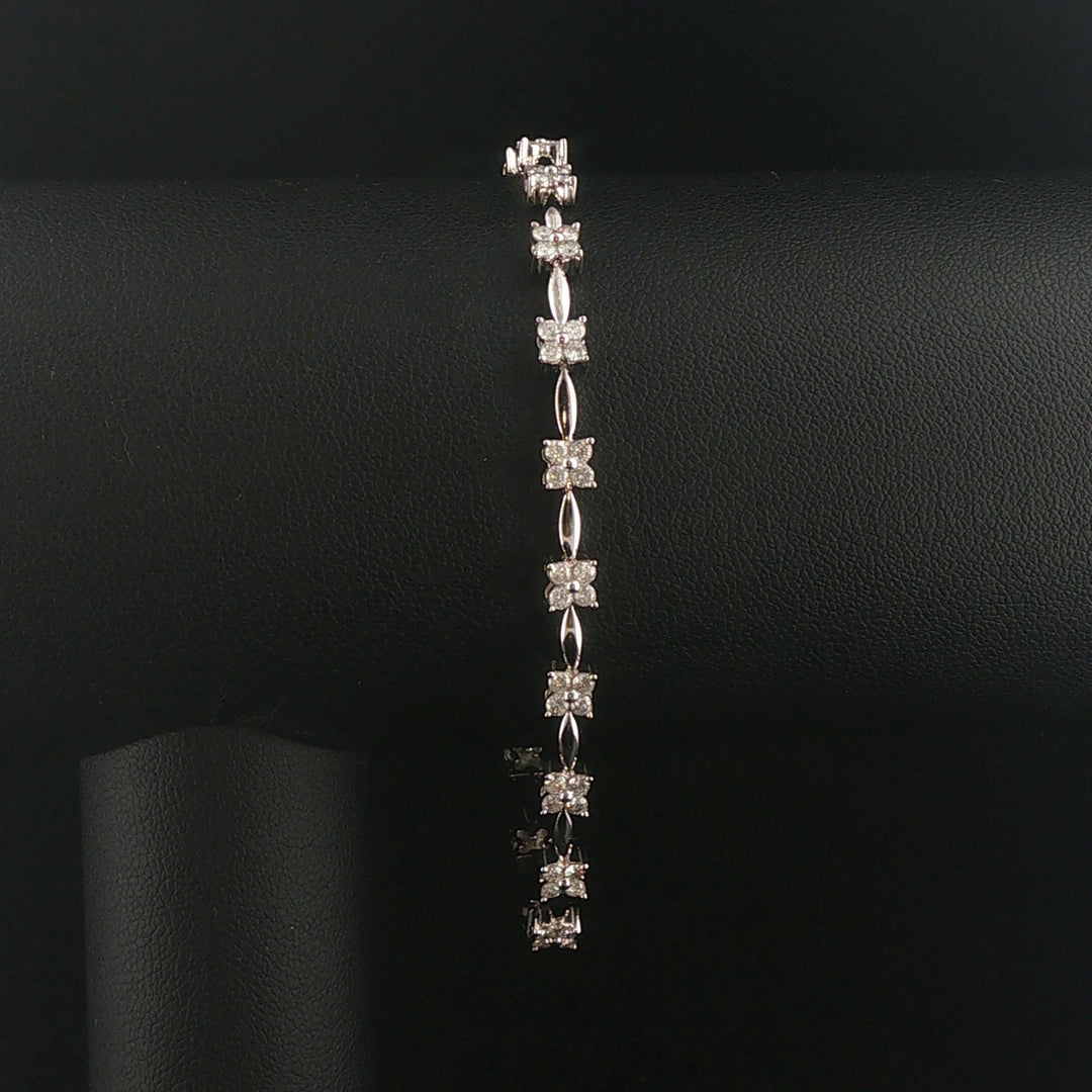 14k White Gold and 2.30cttw Diamond Cluster Floral Link Bracelet 7.5"