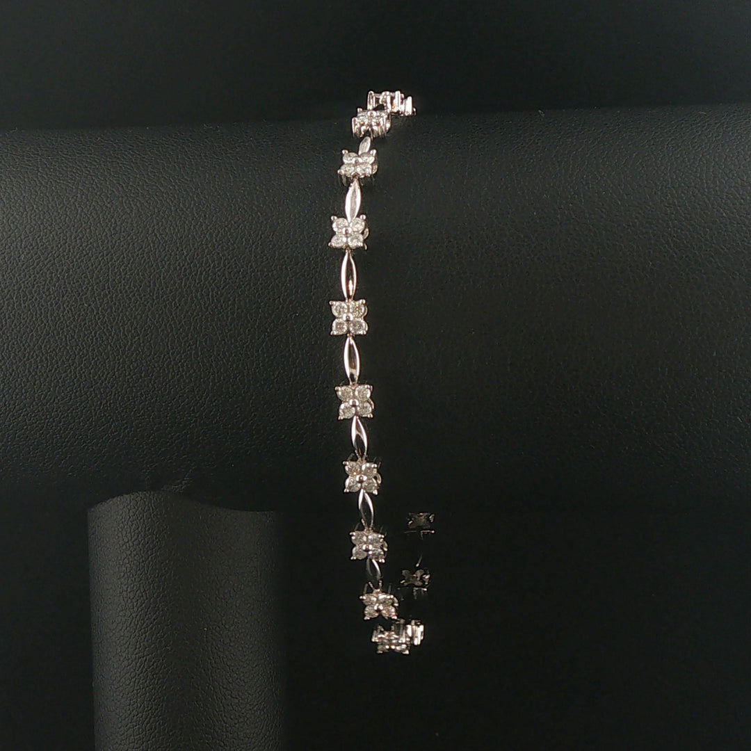 14k White Gold and 2.30cttw Diamond Cluster Floral Link Bracelet 7.5"