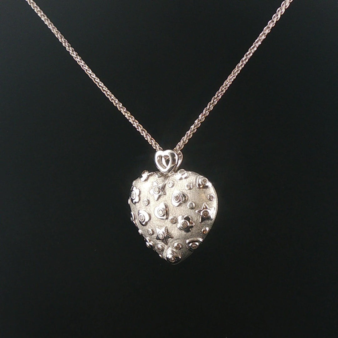 18k White Gold and 0.50cttw Diamond Large Heavy 31g Heart Pendant Necklace 24"
