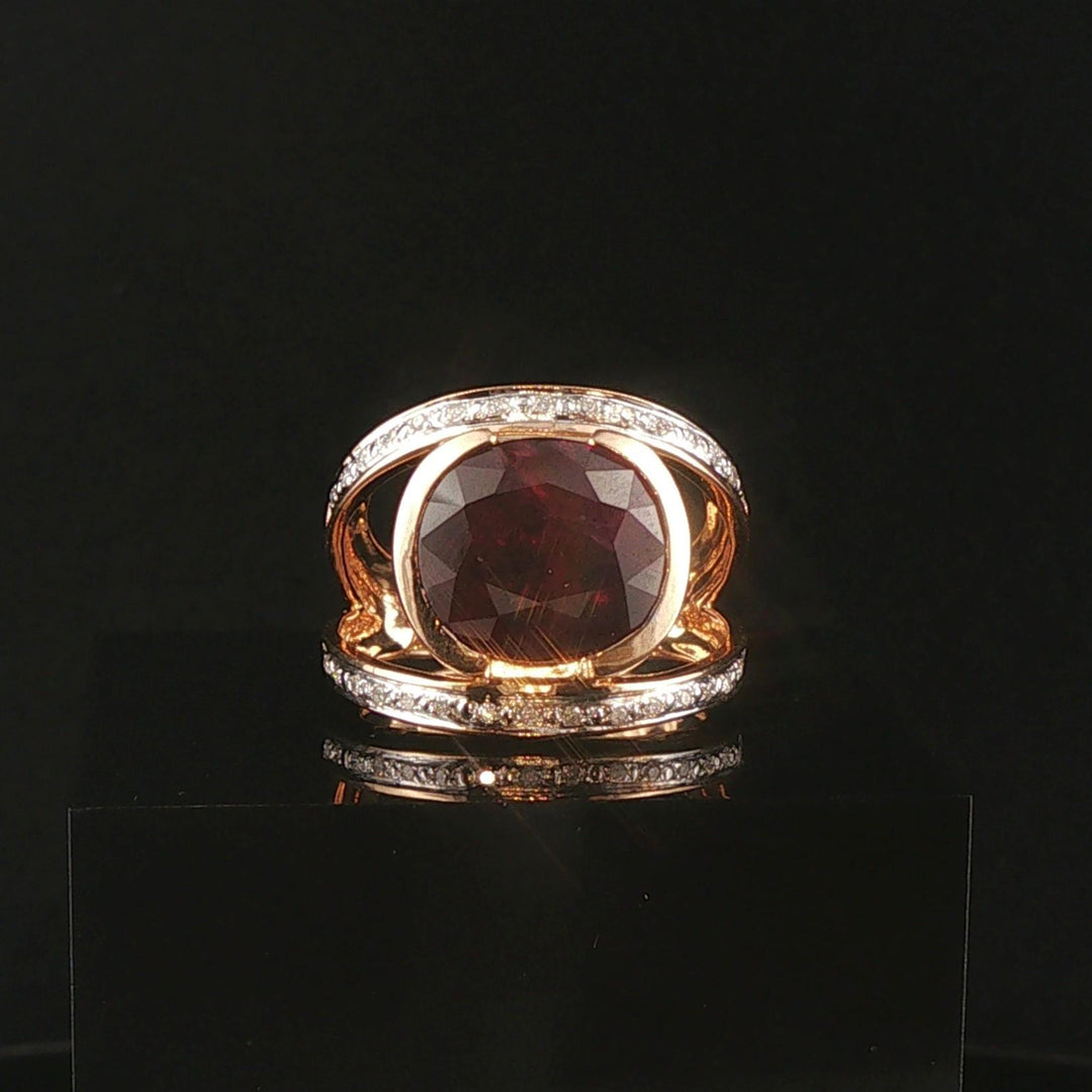 18k Yellow and White Gold Garnet and Diamond Fancy Two Band Ring Size 7