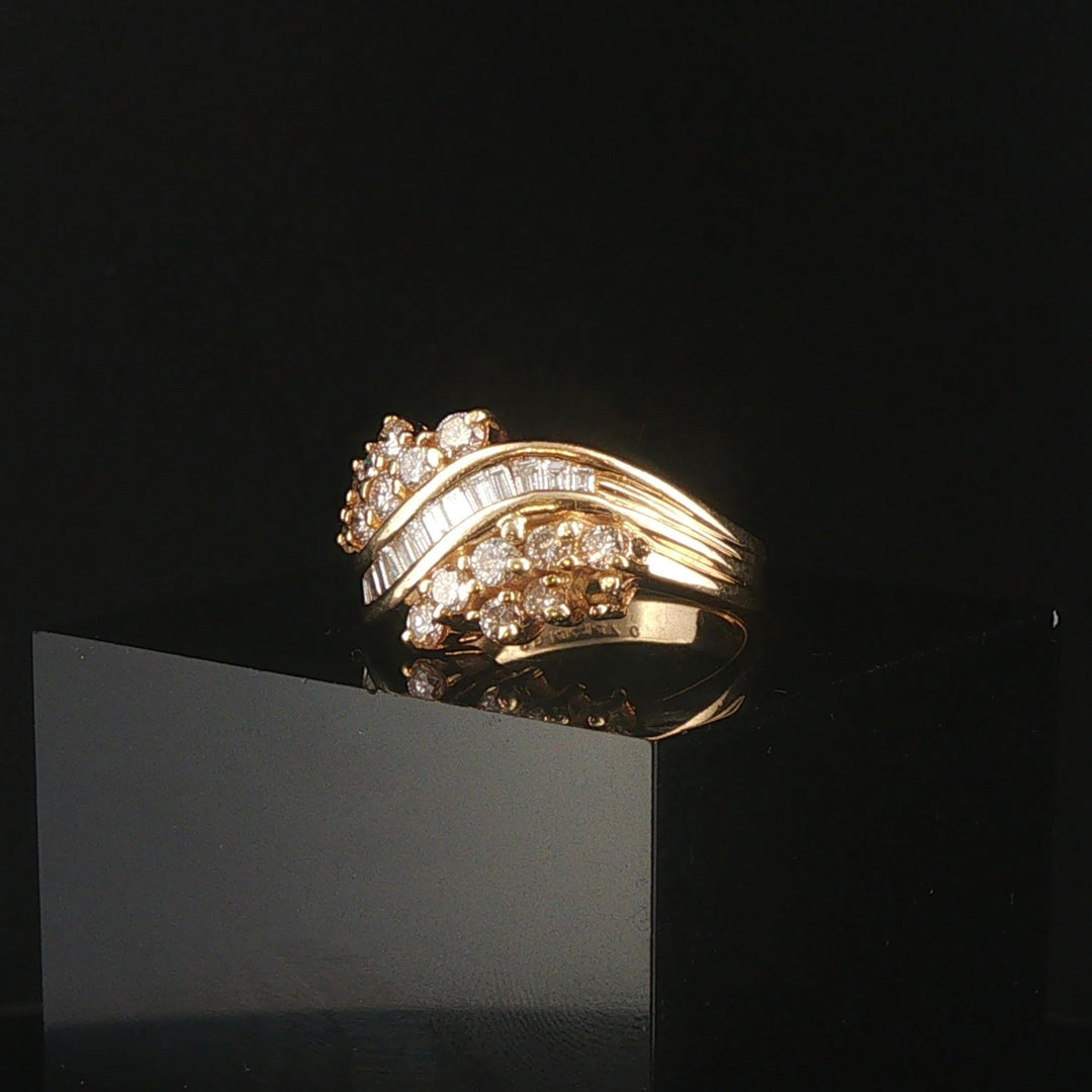 14k Yellow Gold and 1cttw Round and Baguette Diamond Ladies Ring Size 6