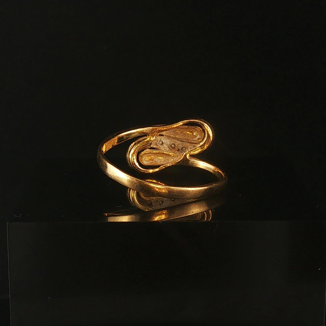 18k Yellow Gold and 0.10cttw Diamond Vintage Fancy Ring Size 6
