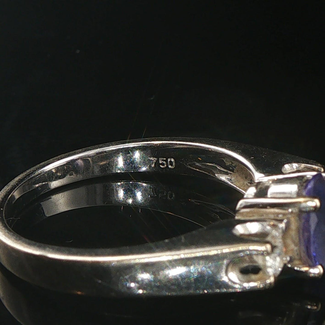 18k White Gold Oval Cut Tanzanite and Diamond Ring Size 6.75