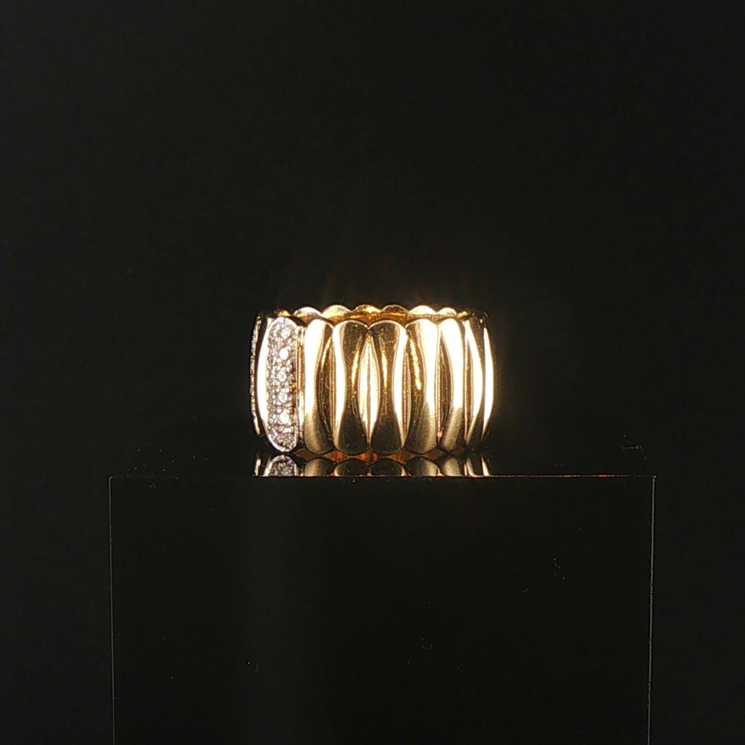 14k Yellow Gold and 0.25cttw Diamond Ladies Solid Heavy Band Ring Size 5.75