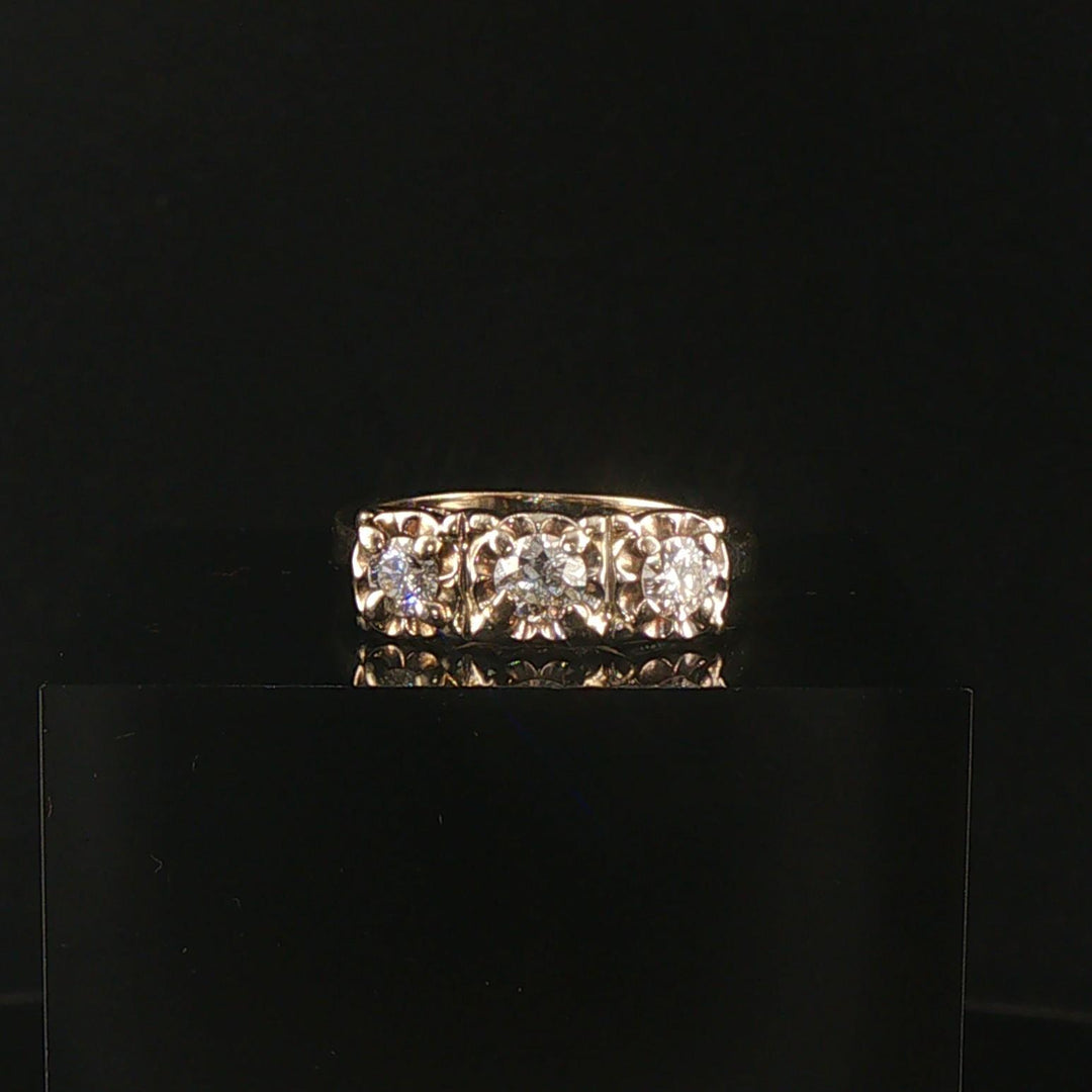 14k White Gold and 1cttw Three Diamond Vintage Ring Size 8