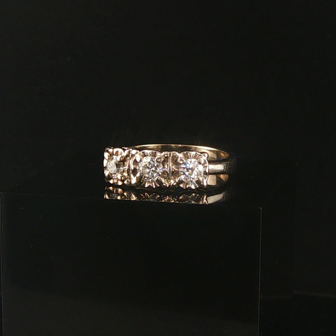 14k White Gold and 1cttw Three Diamond Vintage Ring Size 8