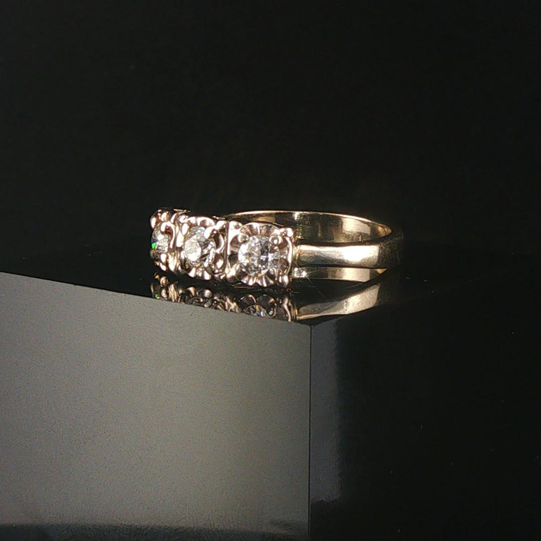 14k White Gold and 1cttw Three Diamond Vintage Ring Size 8
