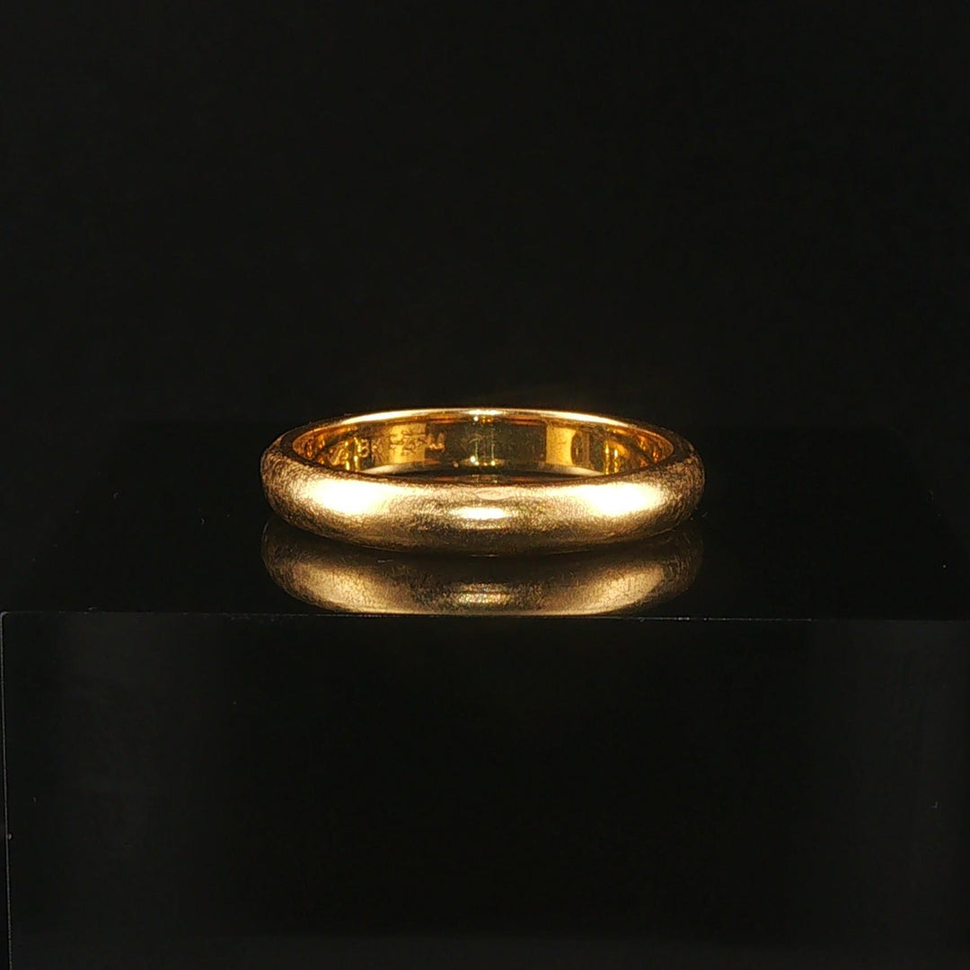 18k Yellow Gold and 0.05ct Flush Set Diamond Solid Band Ring Size 7