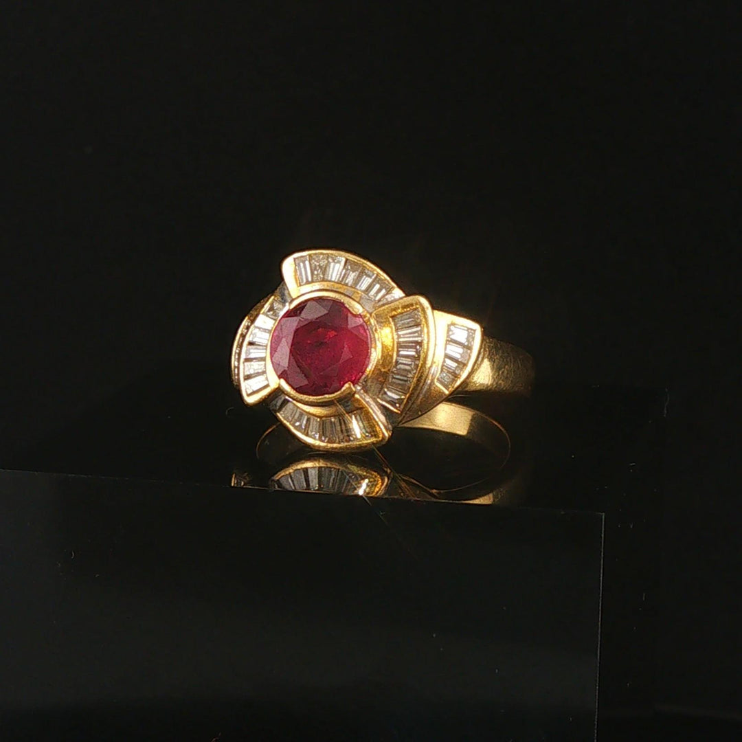 18k Yellow Gold Ruby and 0.50cttw Baguette Diamonds Vintage Ring Size 8