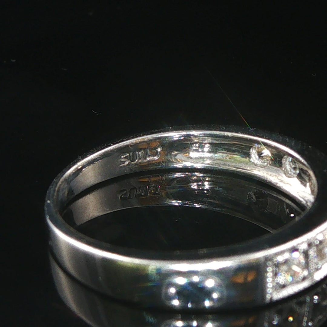 18k White Gold and 0.25cttw Diamond Half Eternity Band Ring Size 7