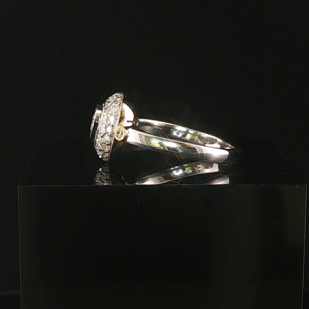 18k White and Yellow Gold 0.85cttw Diamond Fancy Heart Ring Size 7