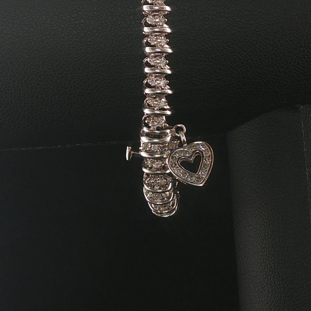 14k White Gold and 0.75cttw Diamond Heart Charm Link Bracelet 7.25"