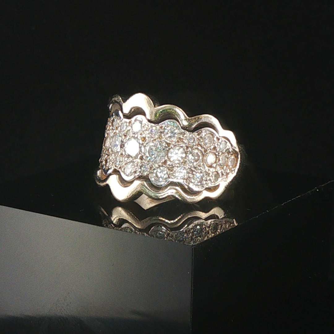 14k White Gold and 1cttw Diamond Vintage Ladies Band Ring Size 8