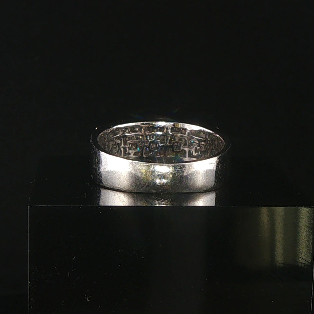 14k White Gold and 1cttw Pave Diamond Ladies Band Ring Size 9