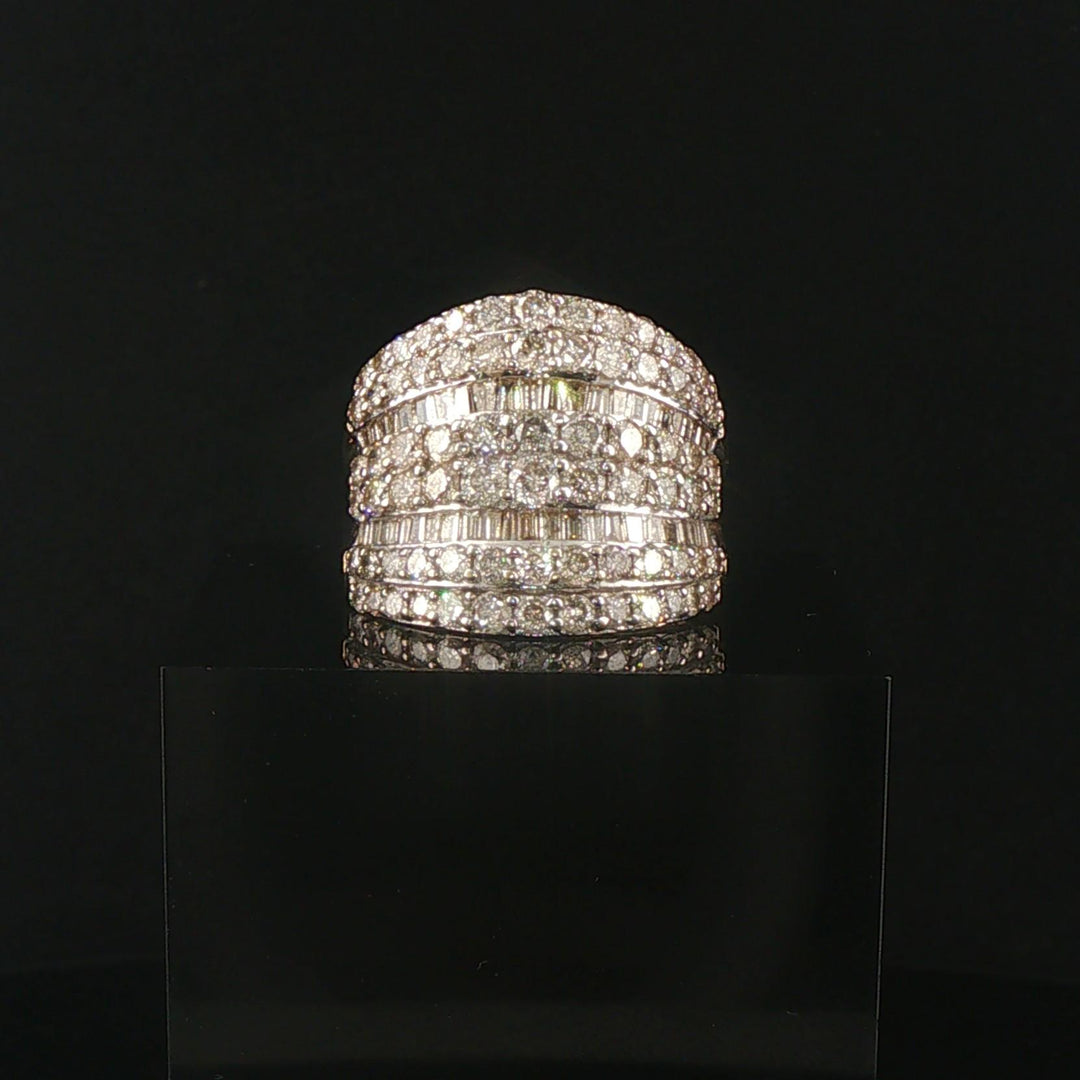 10k Yellow Gold and 4.50cttw Round and Baguette Diamond Large Ring Size 9