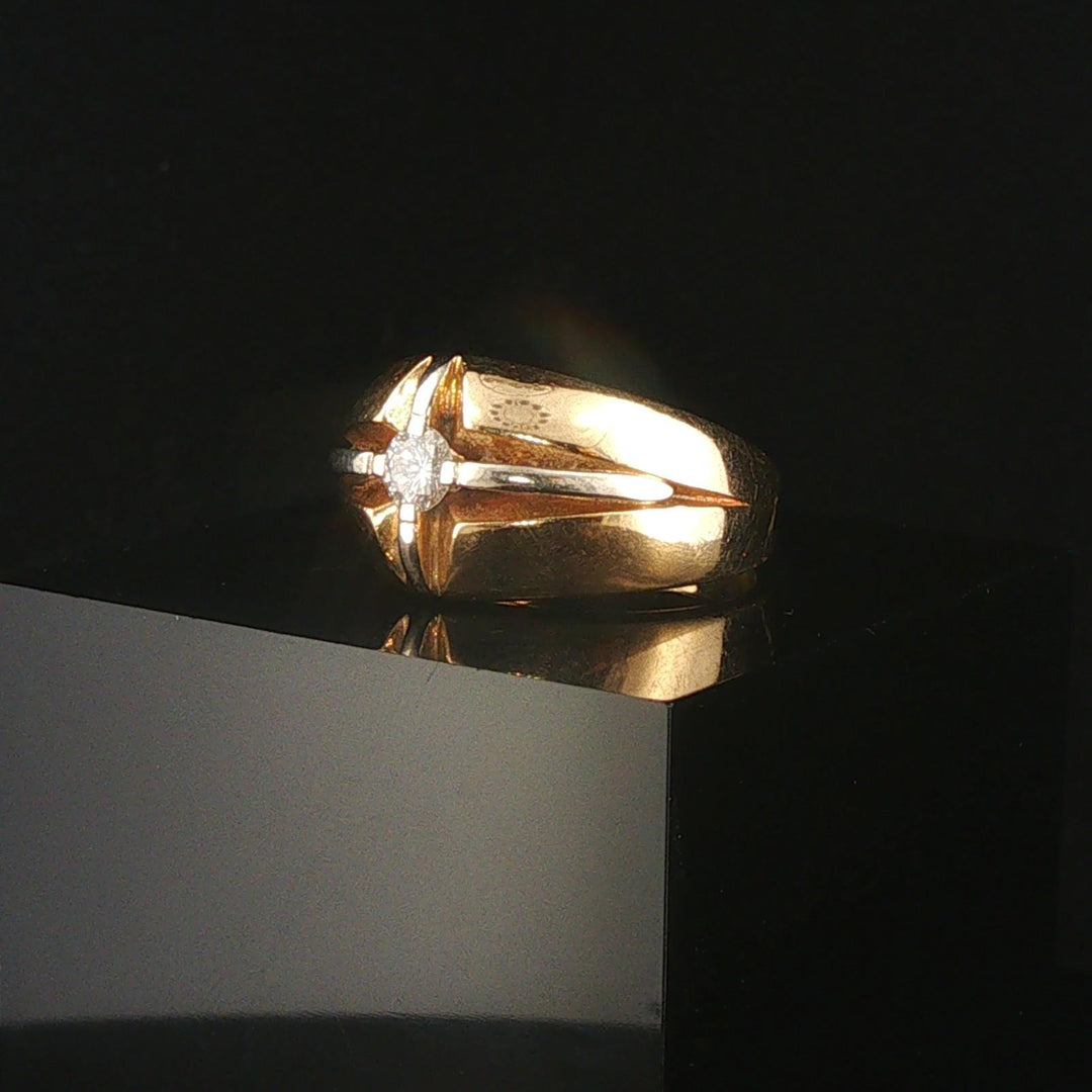 14k Yellow Gold and 0.30ct Diamond Vintage Ring Size 8