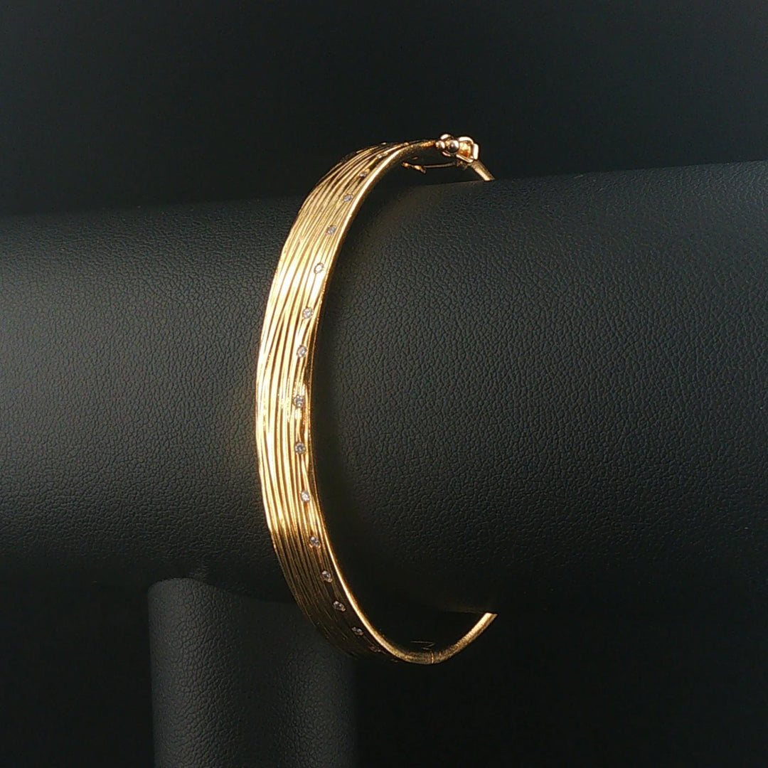 Roberto Coin 18k Yellow Gold 29g Vintage Solid Diamond Bangle Bracelet Italy 7"