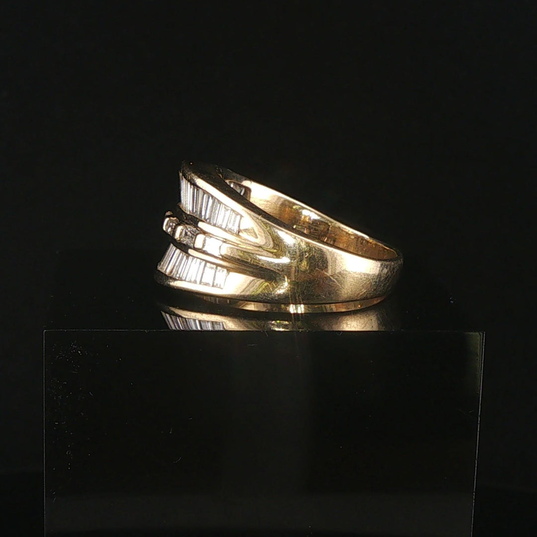 18k Yellow Gold and 2cttw Baguette Diamond Men's Ring Size 9.5