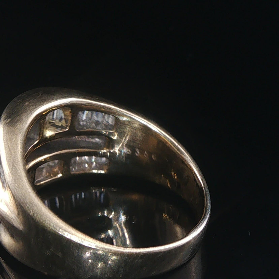 18k Yellow Gold and 2cttw Baguette Diamond Men's Ring Size 9.5