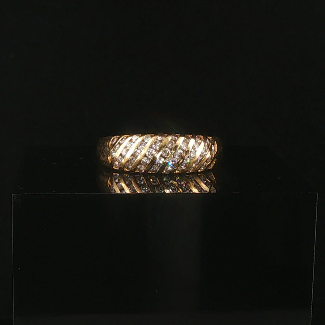 18k Yellow Gold and 0.50cttw Diamond Vintage Ladies Band Ring Size 5