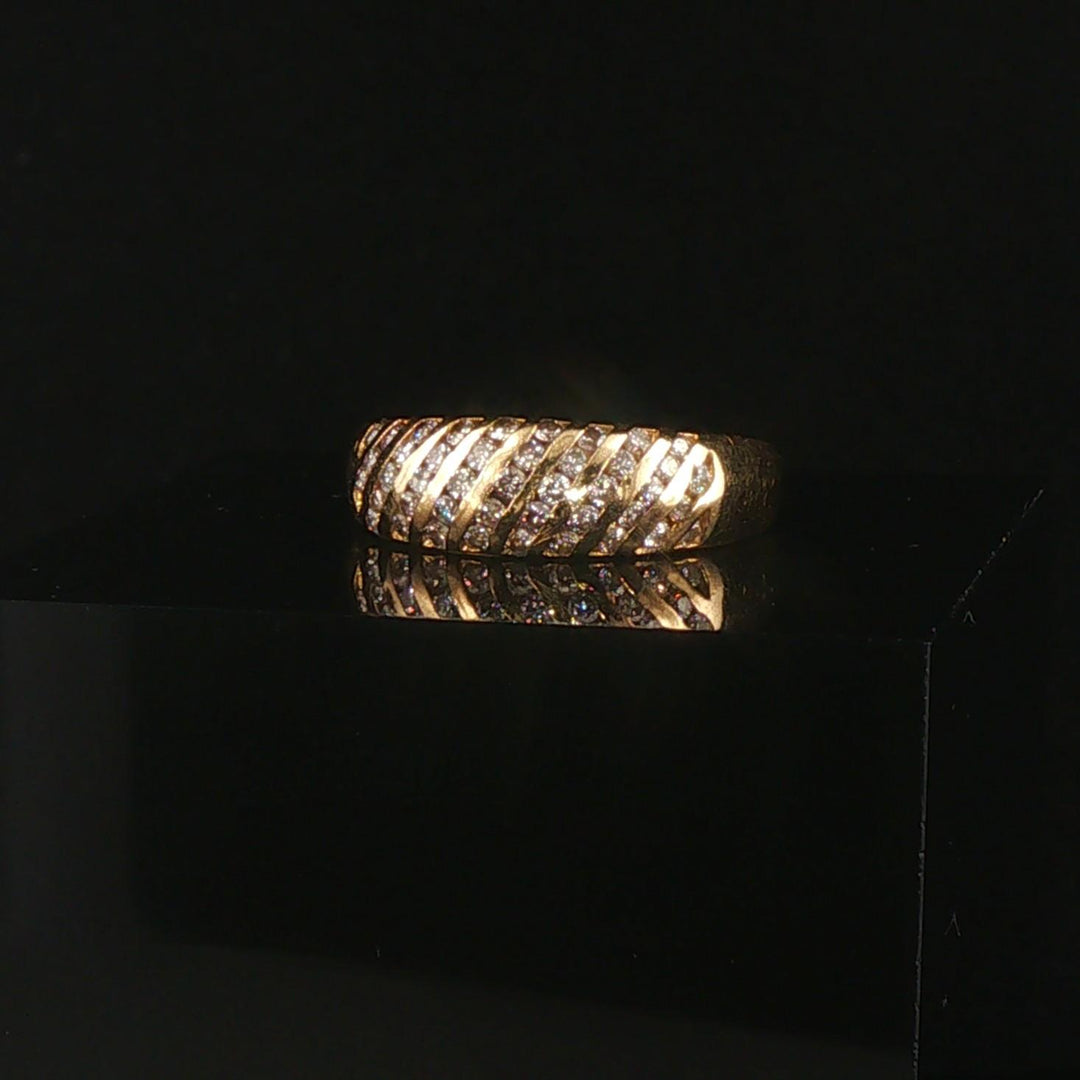 18k Yellow Gold and 0.50cttw Diamond Vintage Ladies Band Ring Size 5