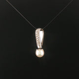 18k White Gold Pearl and 0.30cttw Diamond Pendant 1"