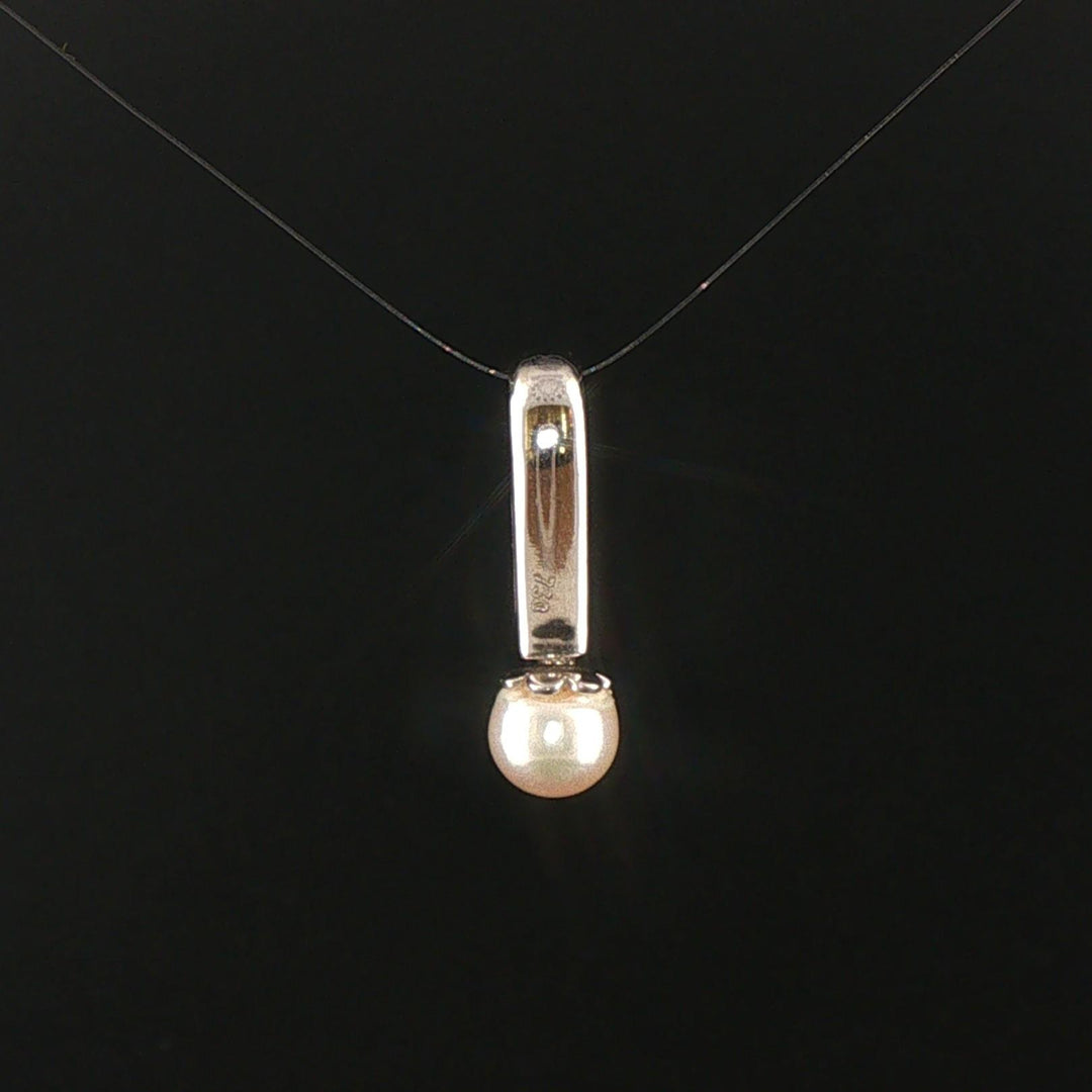 18k White Gold Pearl and 0.30cttw Diamond Pendant 1"