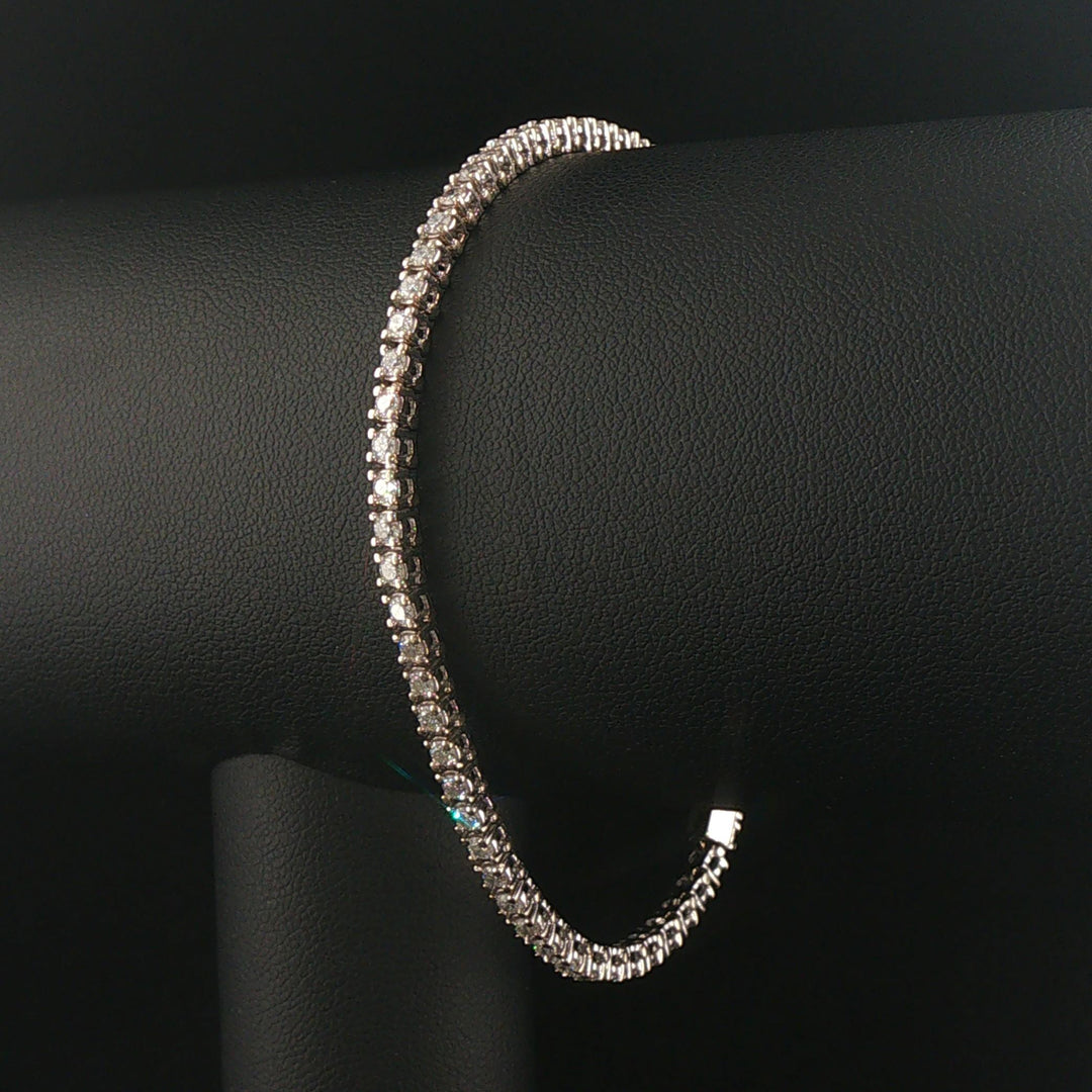 14k White Gold and 2.50cttw Diamond Ladies Tennis Bracelet 7.25"