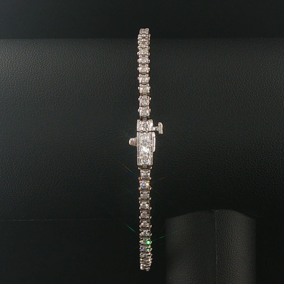14k White Gold and 2.50cttw Diamond Ladies Tennis Bracelet 7.25"