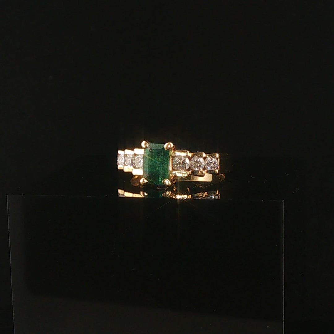 14k Yellow Gold 0.70ct Emerald and Diamond Ladies Ring Size 4