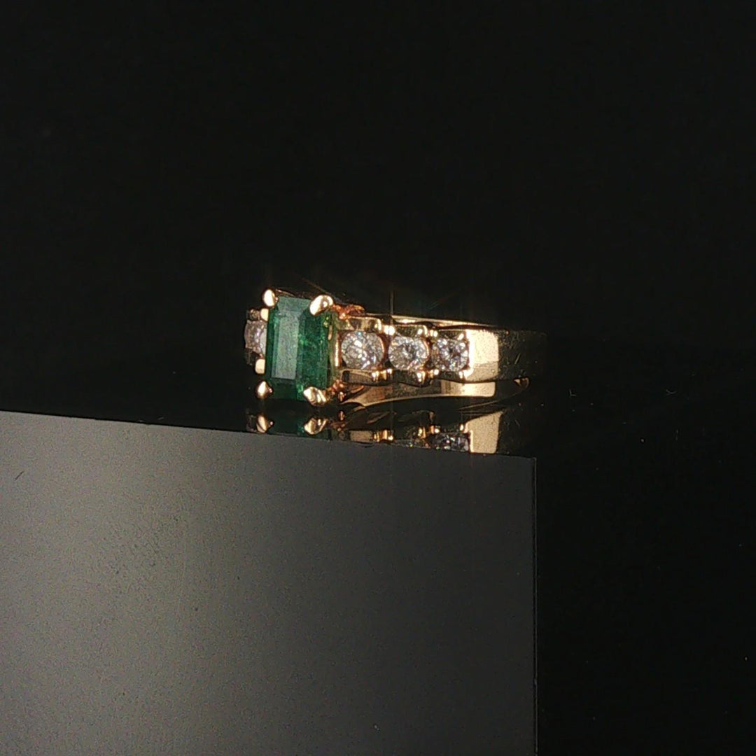 14k Yellow Gold 0.70ct Emerald and Diamond Ladies Ring Size 4
