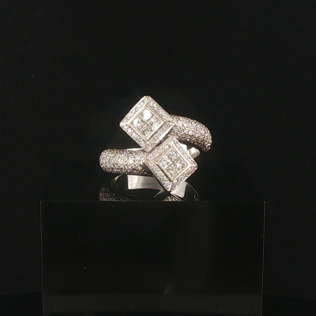 18k White Gold and 0.69cttw Diamond Heavy Crossover Ring Size 7.25