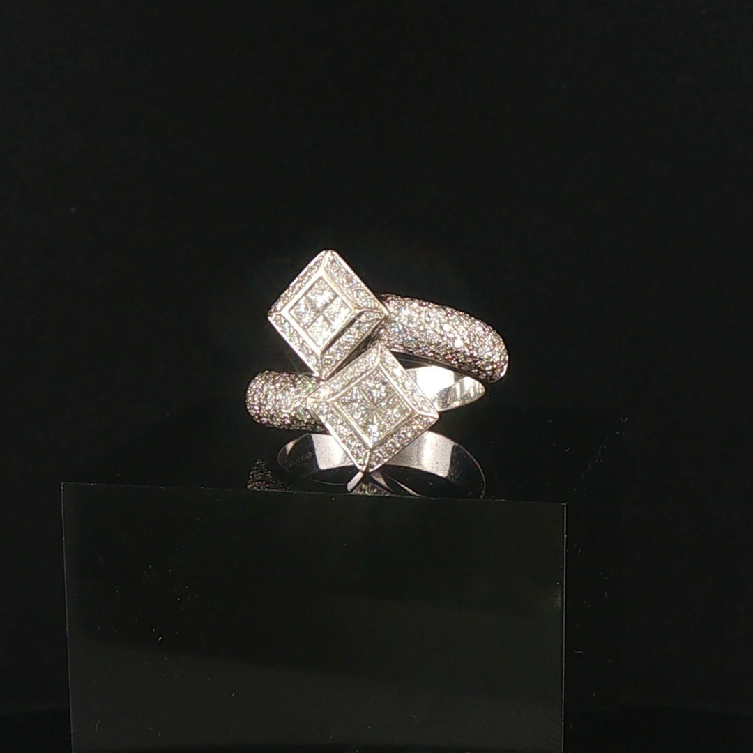 18k White Gold and 0.69cttw Diamond Heavy Crossover Ring Size 7.25