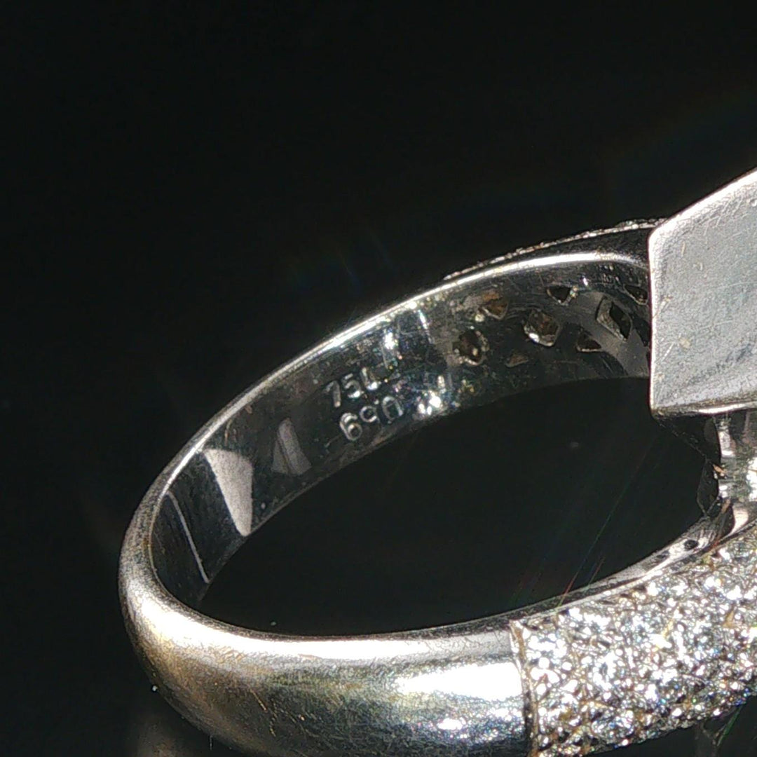 18k White Gold and 0.69cttw Diamond Heavy Crossover Ring Size 7.25