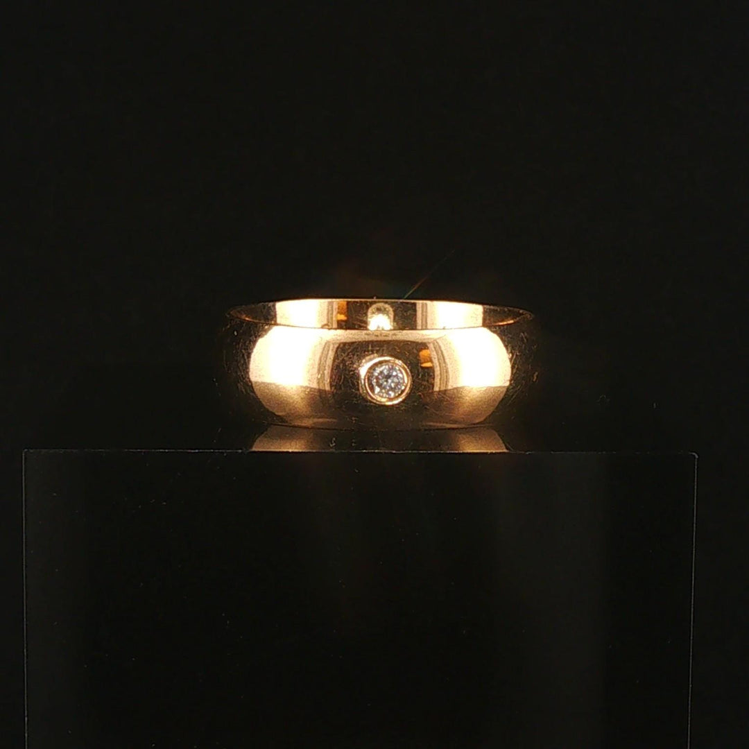 18k Yellow Gold and 0.05ct Flush Set Diamond Band Ring Size 9