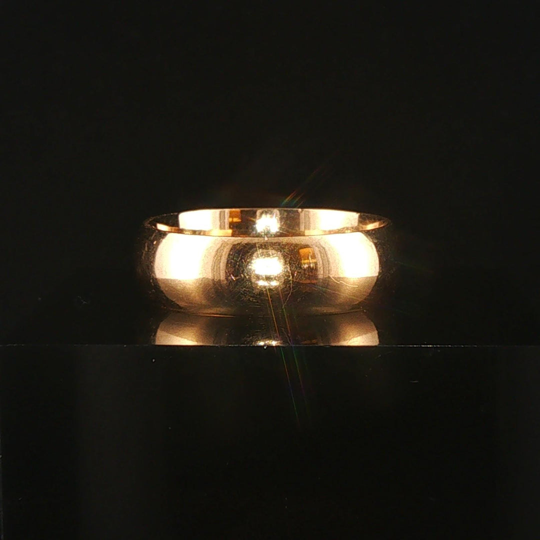 18k Yellow Gold and 0.05ct Flush Set Diamond Band Ring Size 9