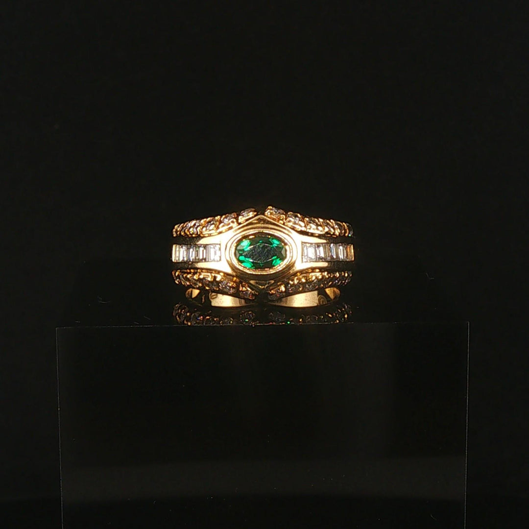 18k Yellow Gold Emerald and 0.80cttw Diamond Vintage Band Ring Size 6