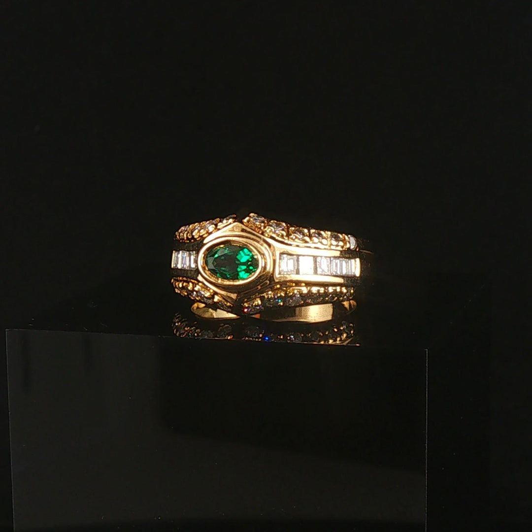 18k Yellow Gold Emerald and 0.80cttw Diamond Vintage Band Ring Size 6