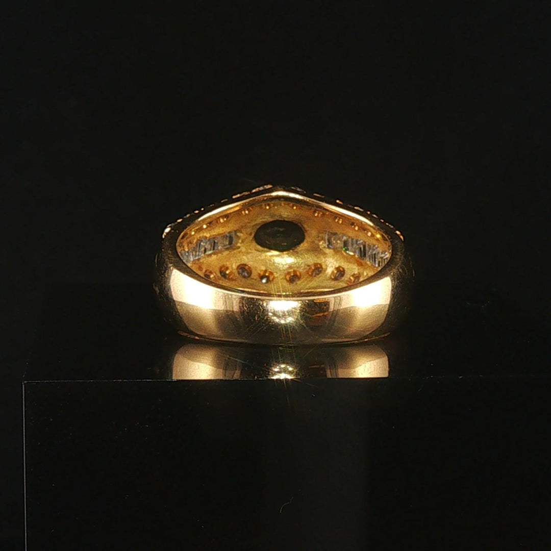 18k Yellow Gold Emerald and 0.80cttw Diamond Vintage Band Ring Size 6